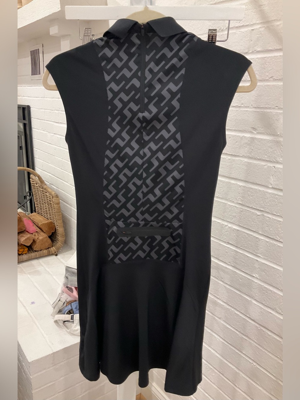 J Lindeberg golf dress with back pocket - Picture 2 of 5